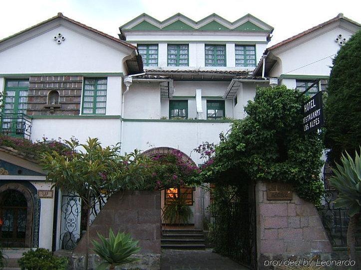 Hotel Los Alpes Кито Екстериор снимка
