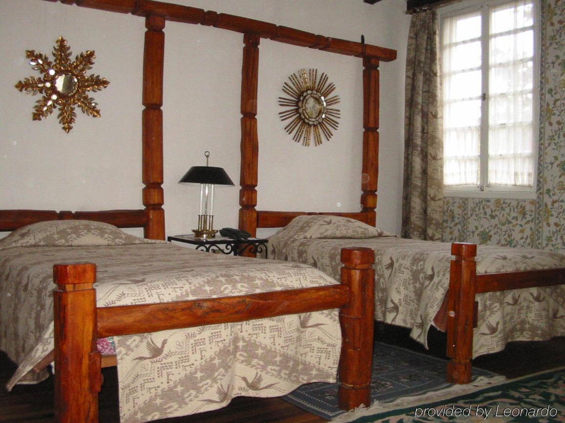 Hotel Los Alpes Кито Стая снимка
